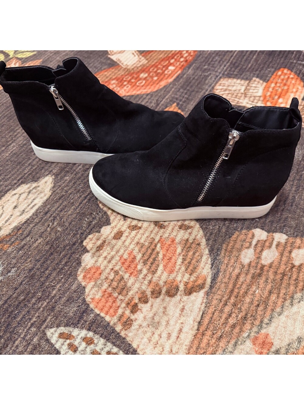 No Call Women's Black Faux Suede Wedge Sneaker Booties Size 9